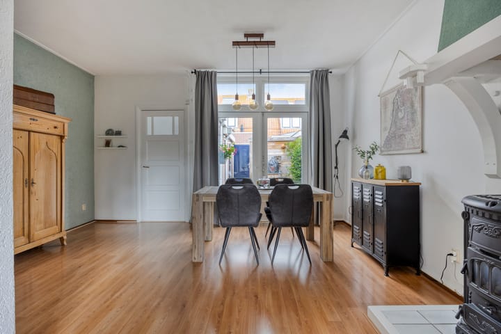 Tussenwoning te koop: Willem de Zwijgerstraat 12, Kampen