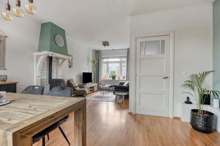 Tussenwoning te koop: Willem de Zwijgerstraat 12, Kampen