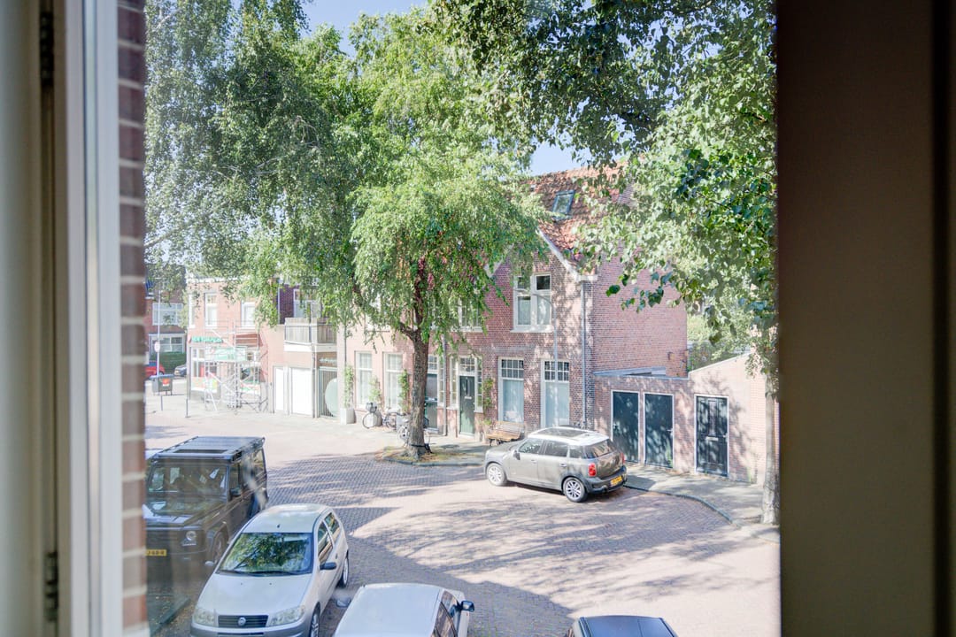 Photo 37 of Voorhelmstraat 43-A
