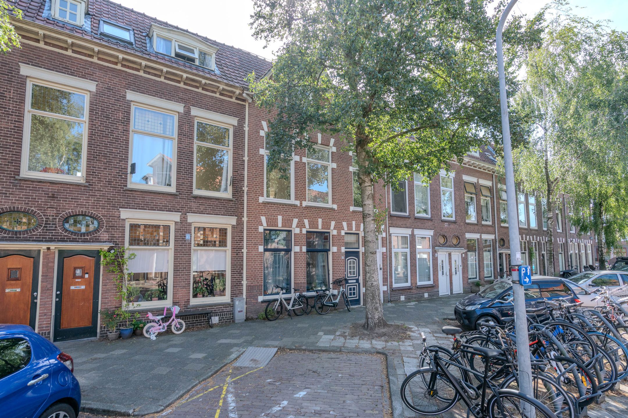 Photo 48 of Voorhelmstraat 43-A