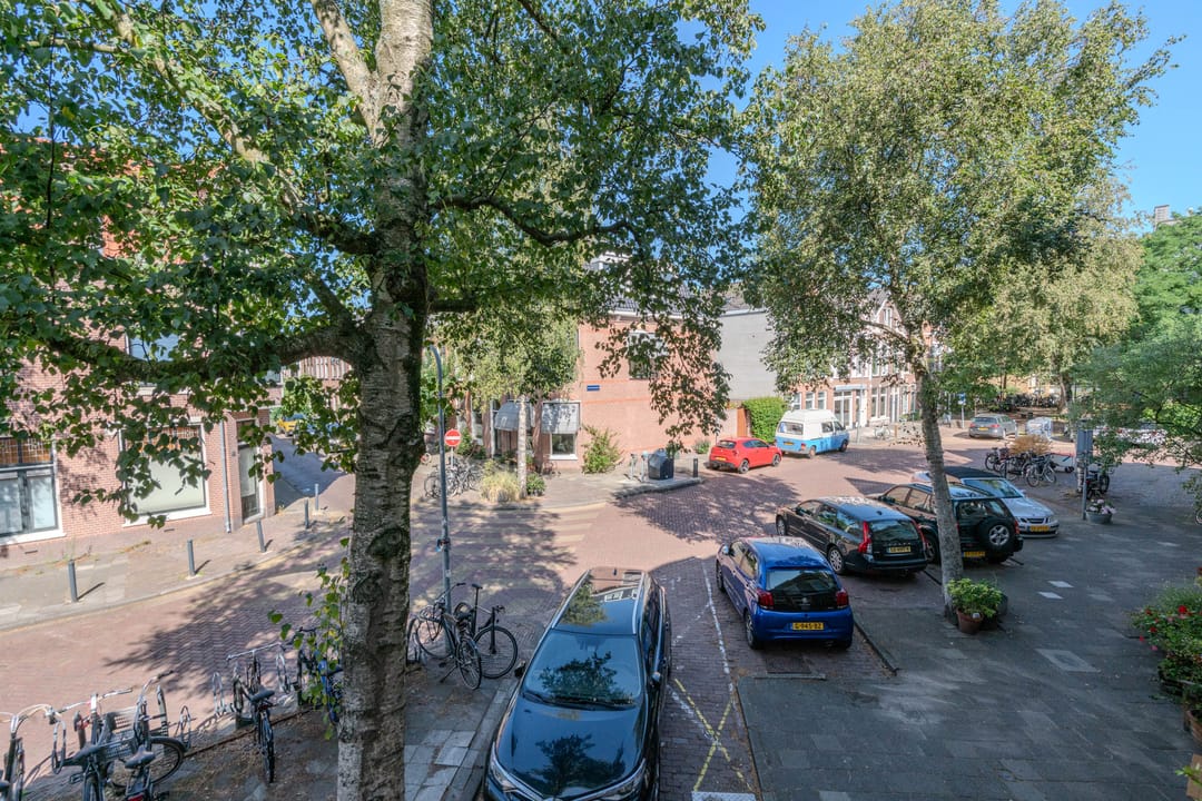 Photo 47 of Voorhelmstraat 43-A