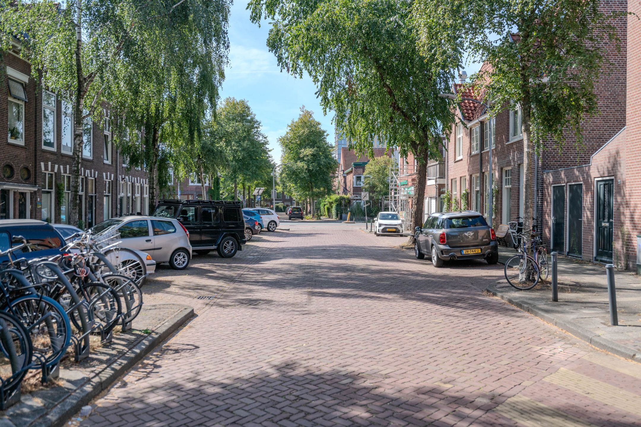 Photo 51 of Voorhelmstraat 43-A