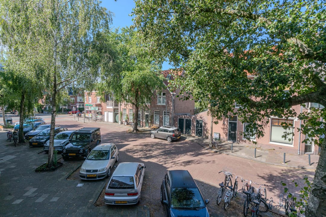 Photo 46 of Voorhelmstraat 43-A