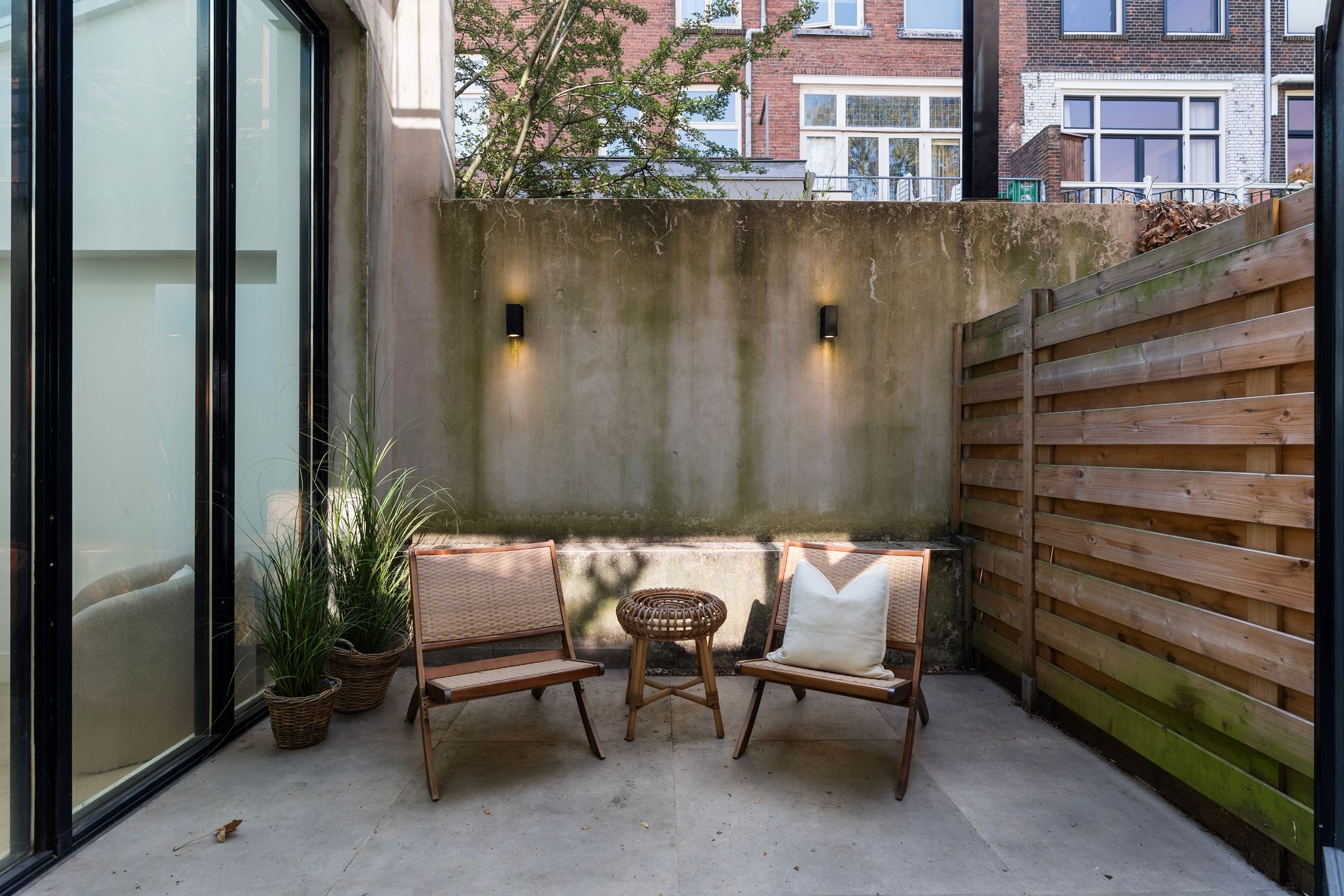 Photo 12 of Vredehofstraat 46-B