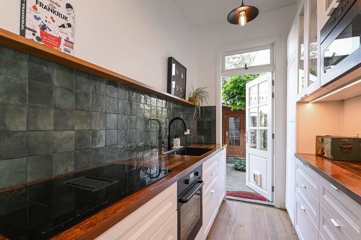 Appartement te koop: van Naeltwijckstraat 235, Voorburg