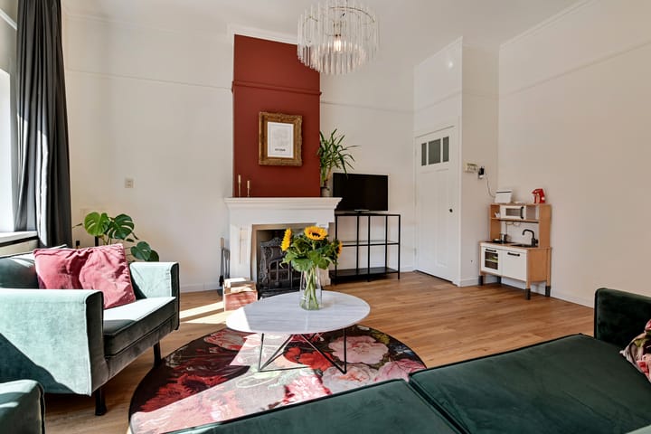 Appartement te koop: van Naeltwijckstraat 235, Voorburg
