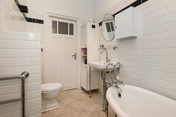 Appartement te koop: van Naeltwijckstraat 235, Voorburg