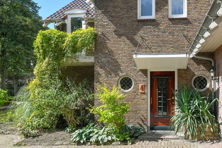 Twee-onder-één-kap te koop: Dorpsstraat 175, Renkum