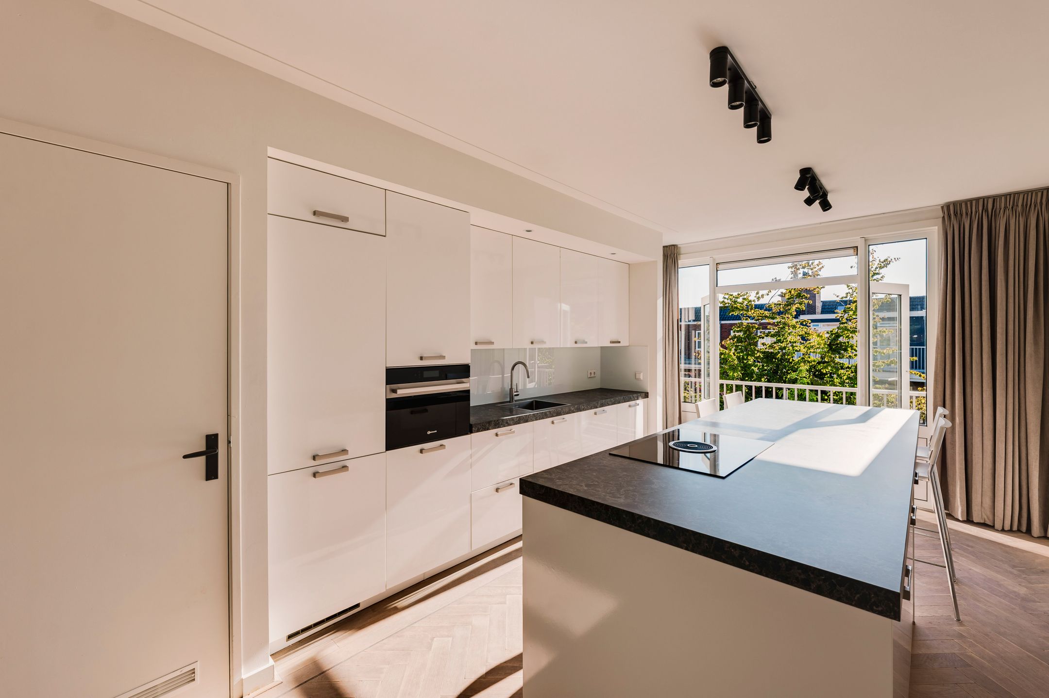 Foto 9 van Europaplein 123-3