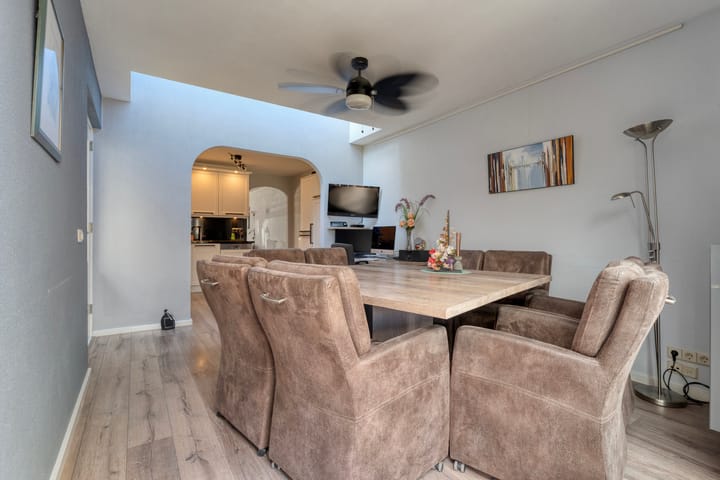 Tussenwoning te koop: Zilverdistel 18, Hardenberg
