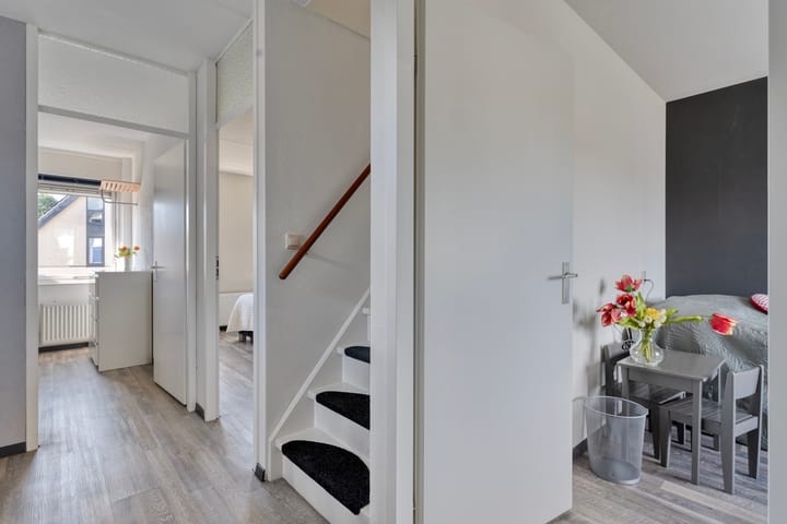 Tussenwoning te koop: Zilverdistel 18, Hardenberg