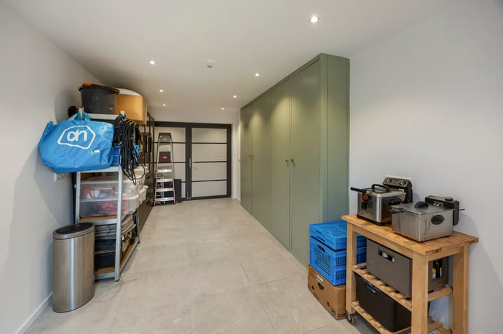 Twee-onder-één-kap te koop: Evenkamp 74, Roermond