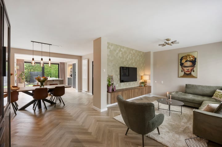 Twee-onder-één-kap te koop: Evenkamp 74, Roermond