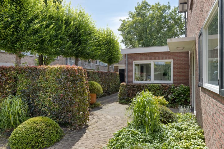 Foto 3 van Bernoullistraat 1