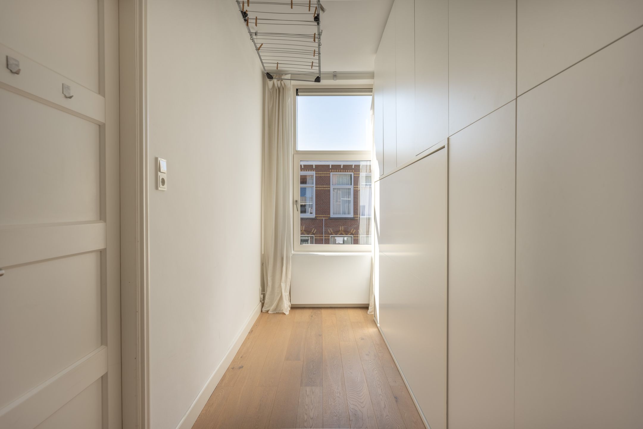 Photo 21 of Halleystraat 15
