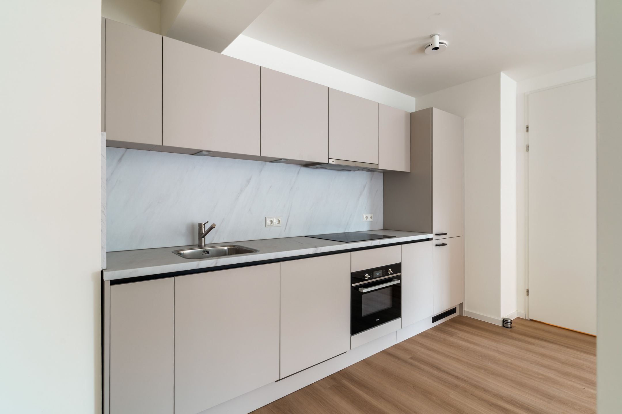 Foto 12 van Louis Couperusplein 2-A