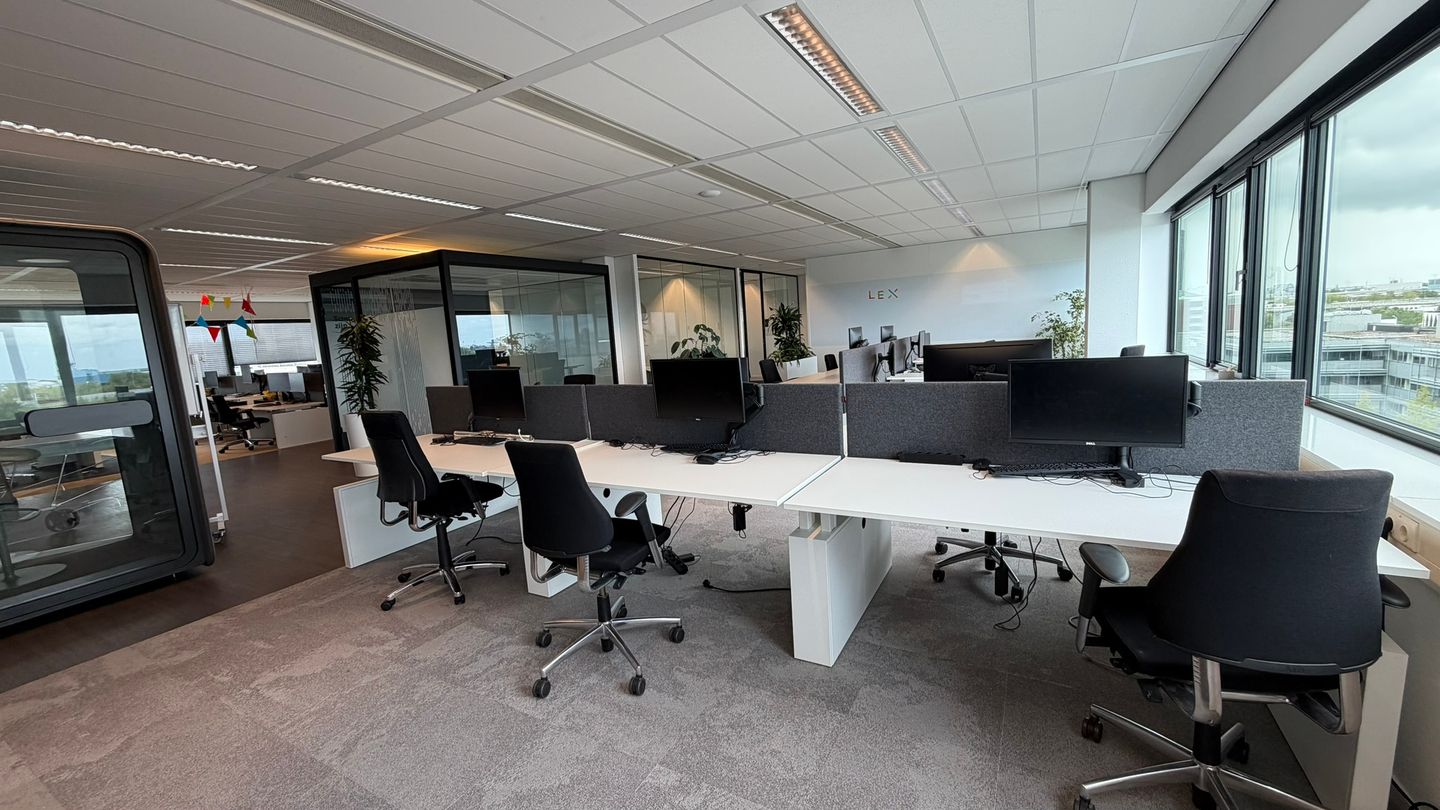 View photo 3 of Transformatorweg 94
