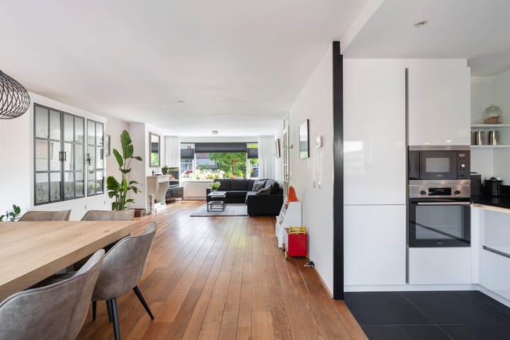 Tussenwoning te koop: Moermondstraat 11, 'S-Gravenhage
