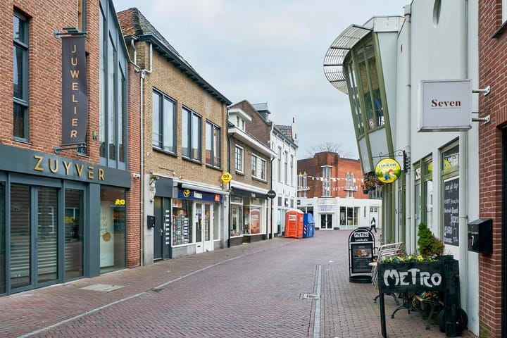 Foto 2 van Luttekepoortstraat 8-01