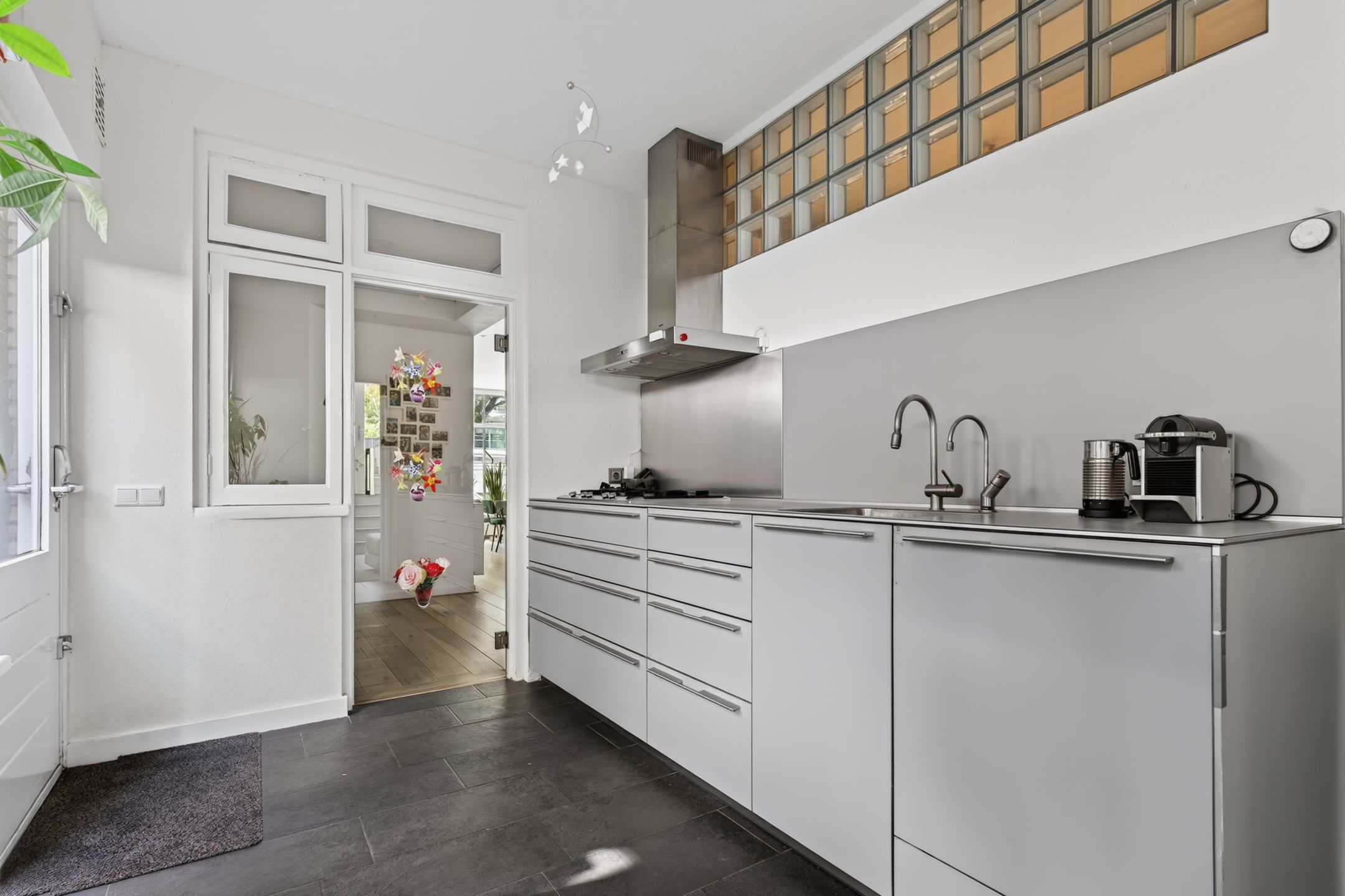 Photo 12 of Van Lawick van Pabststraat 177