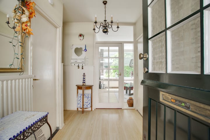 Hoekwoning te koop: Ridderspoorlaan 12, Oegstgeest