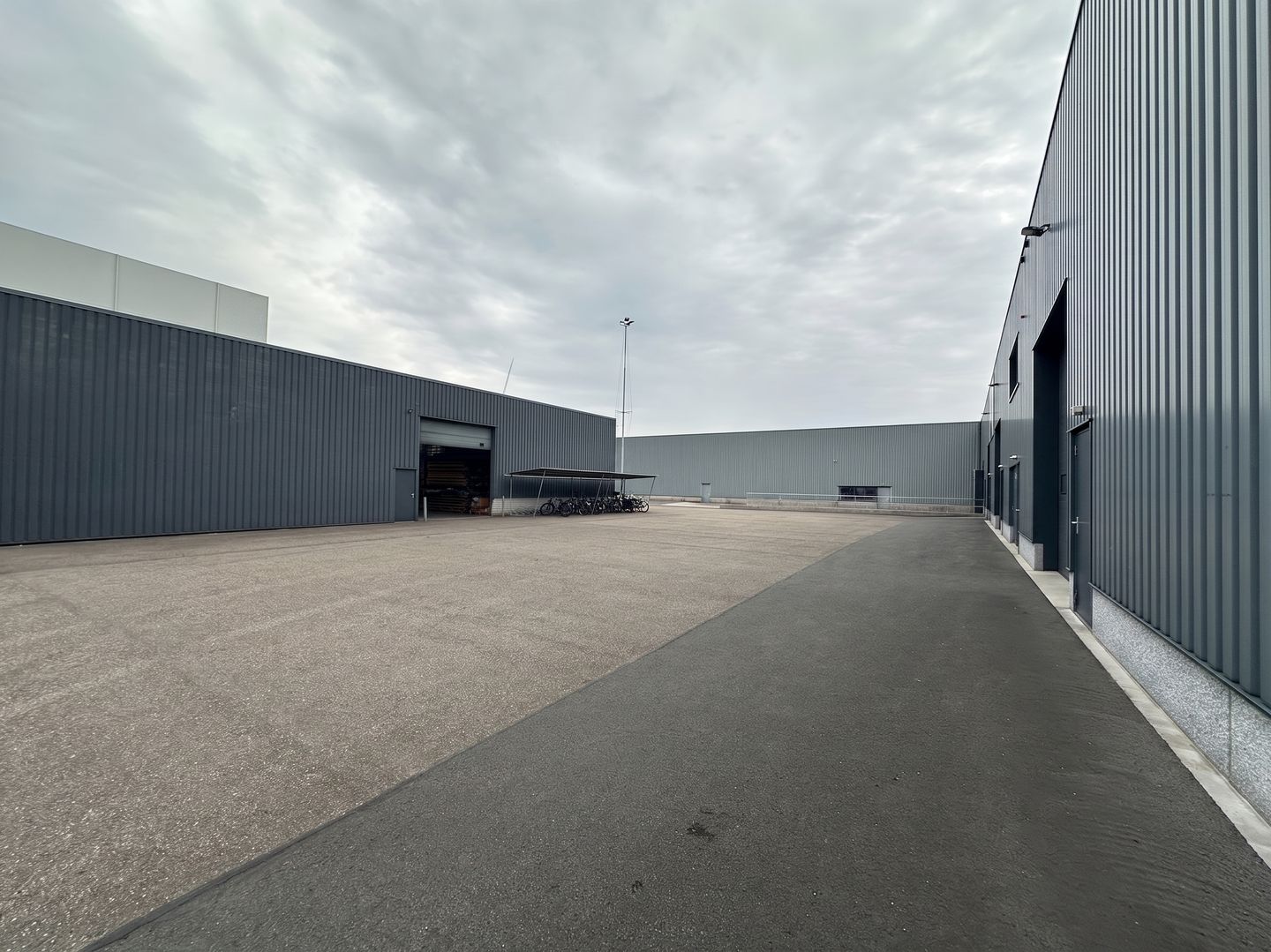 View photo 4 of Kranenberg 8-01