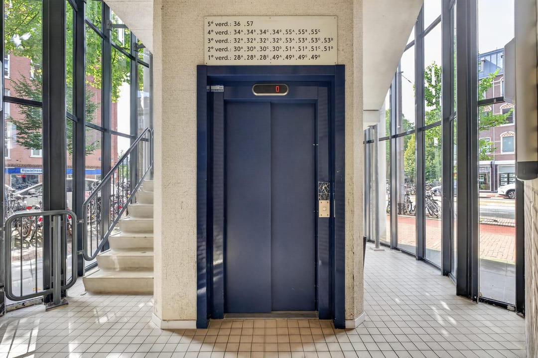 Photo 41 of Frederik Hendrikstraat 49-D