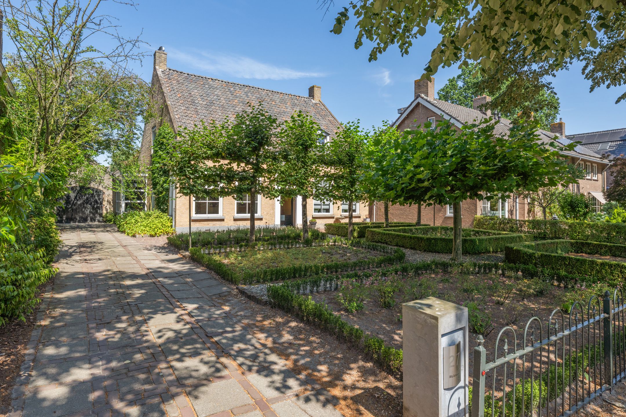 Stationsstraat 27 