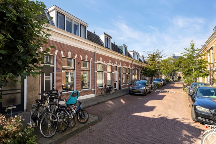 Photo 2 of Poelgeeststraat 17