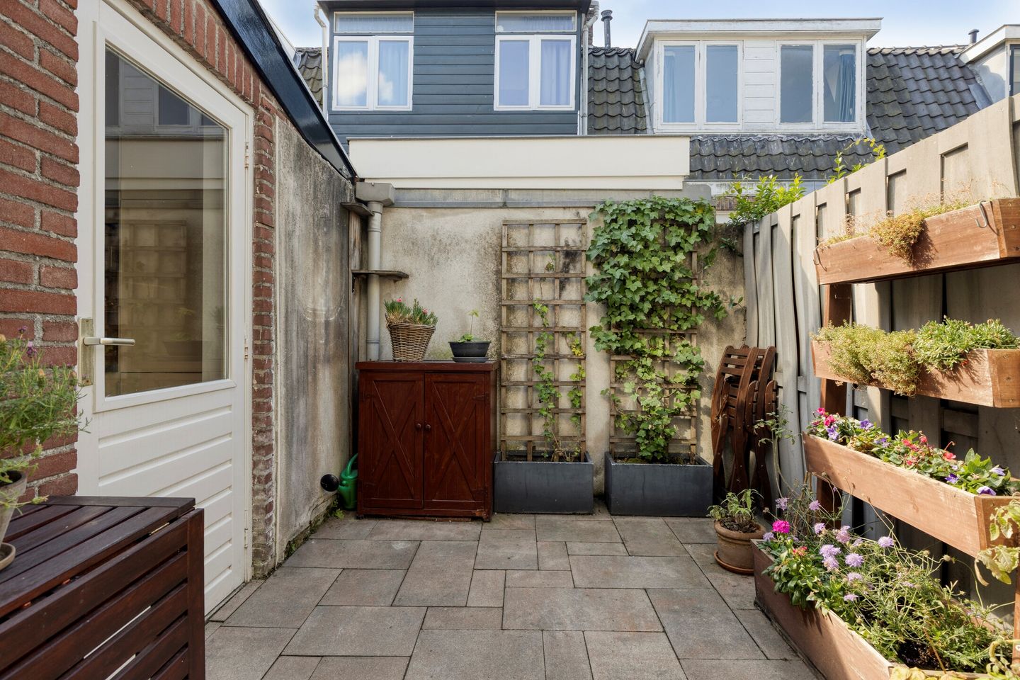 Photo 10 of Poelgeeststraat 17