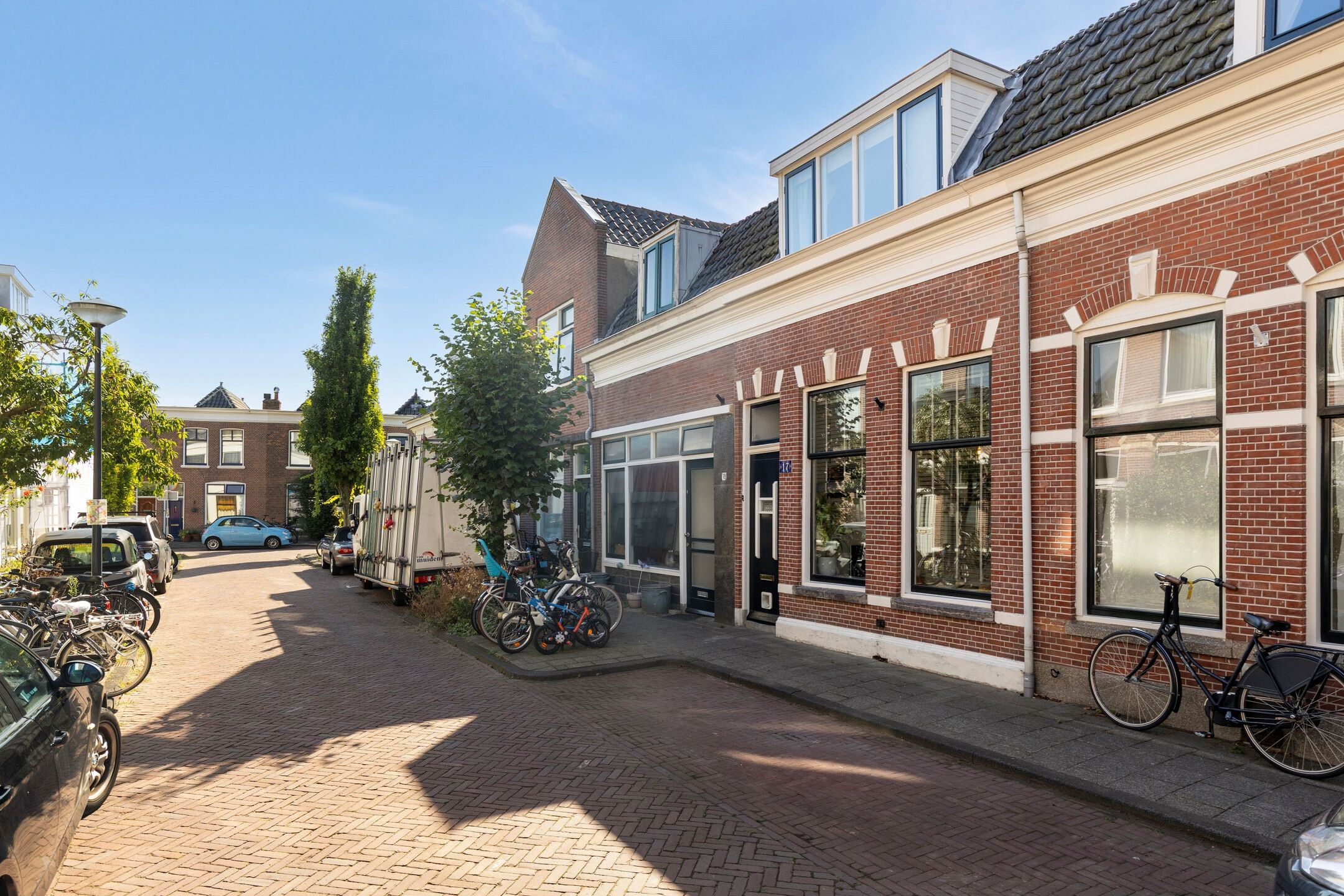 Photo 21 of Poelgeeststraat 17