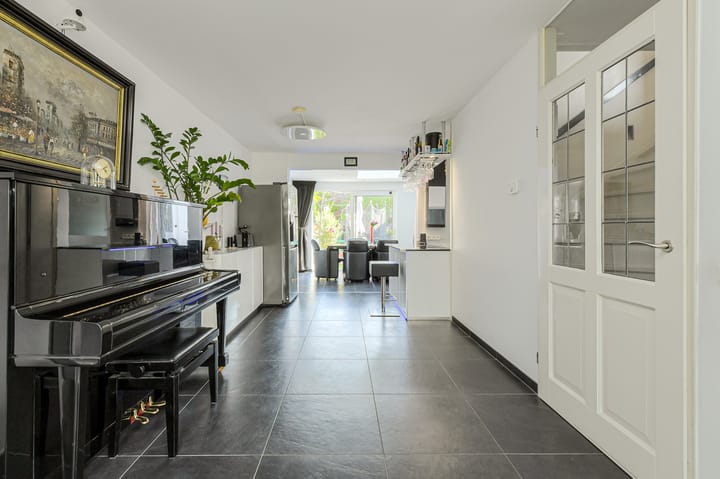 Tussenwoning te koop: Overkroetenlaan 26, Breda