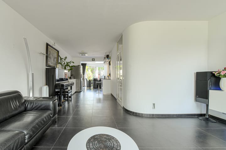 Tussenwoning te koop: Overkroetenlaan 26, Breda