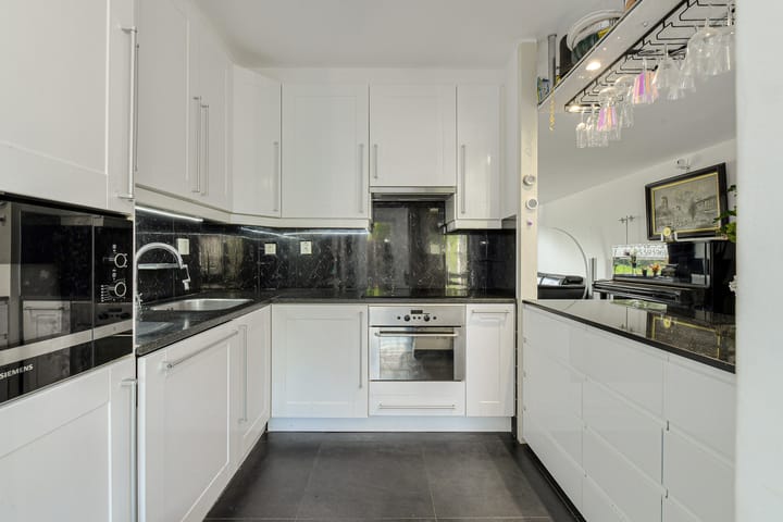 Tussenwoning te koop: Overkroetenlaan 26, Breda