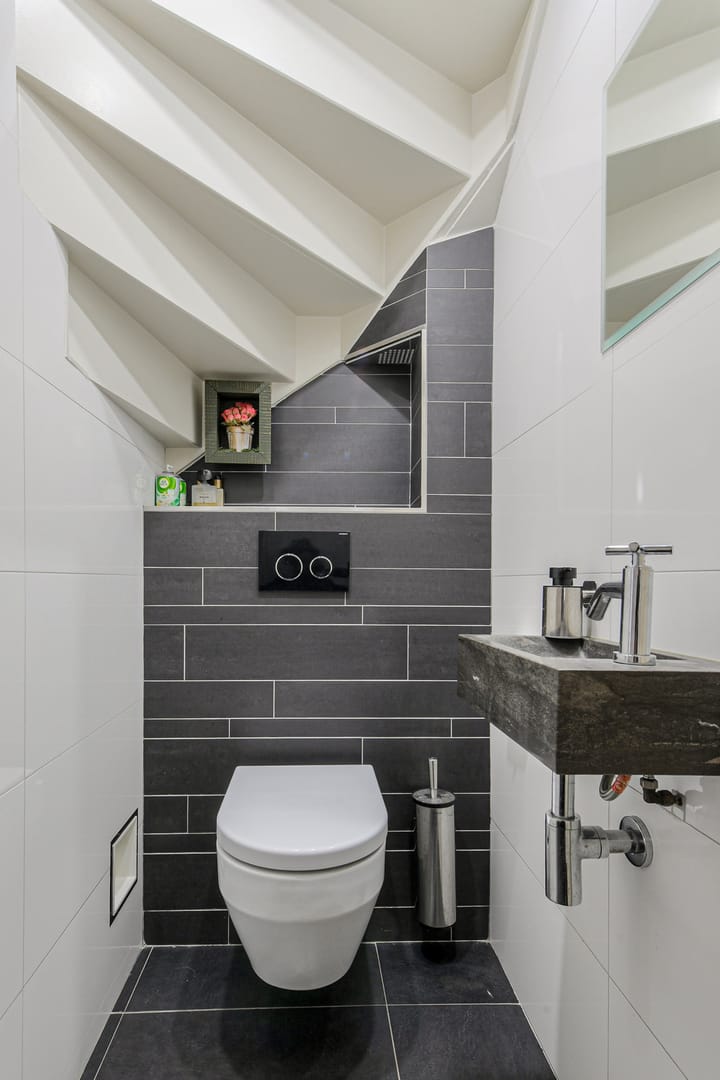 Tussenwoning te koop: Overkroetenlaan 26, Breda