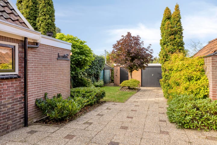 Twee-onder-één-kap te koop: lossersestraat 172, Oldenzaal