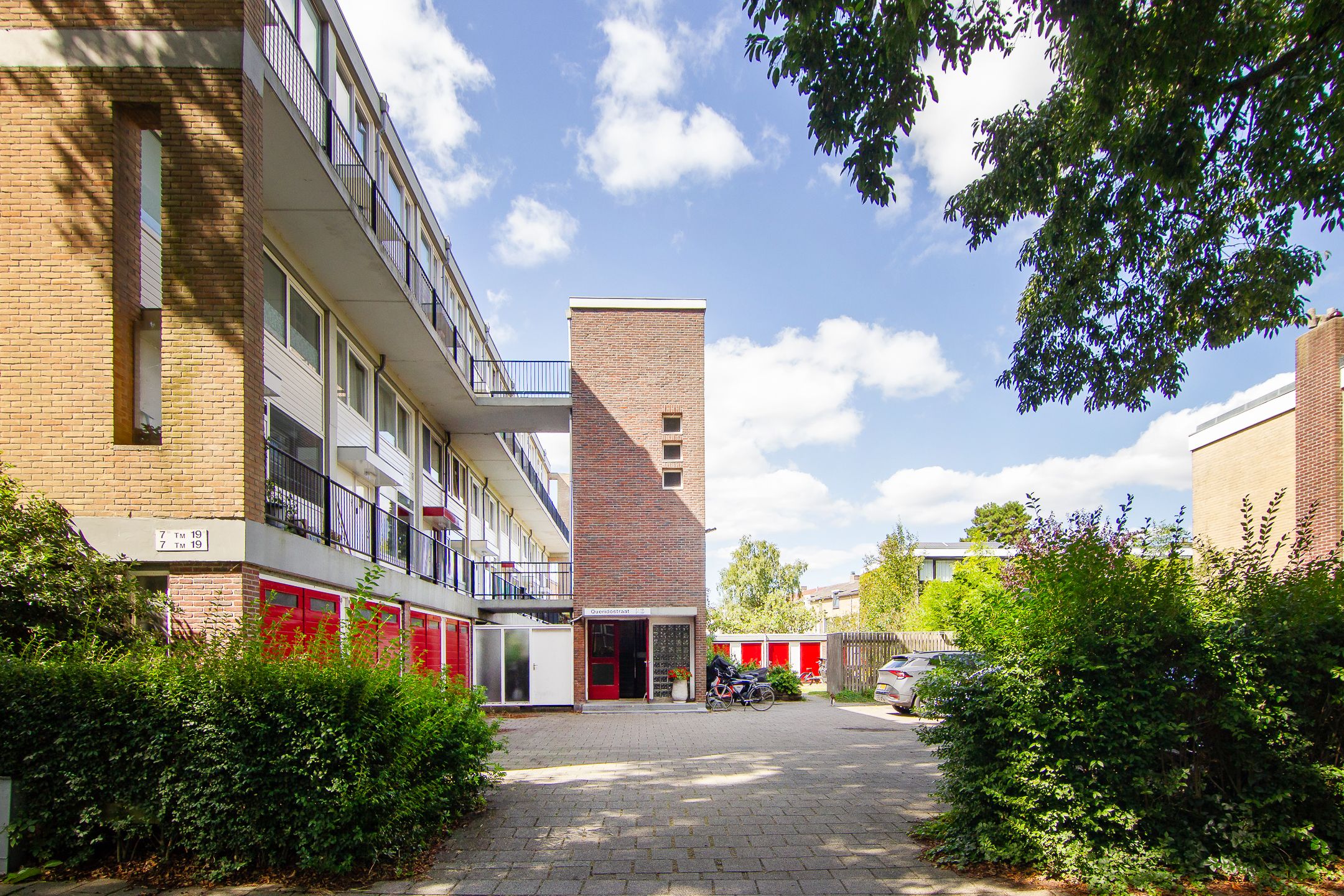 Photo 39 of Queridostraat 17-III