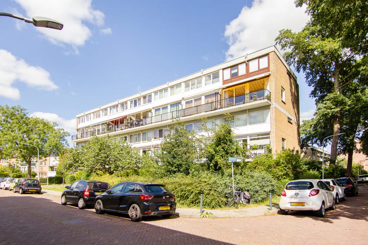 Photo 2 of Queridostraat 17-III