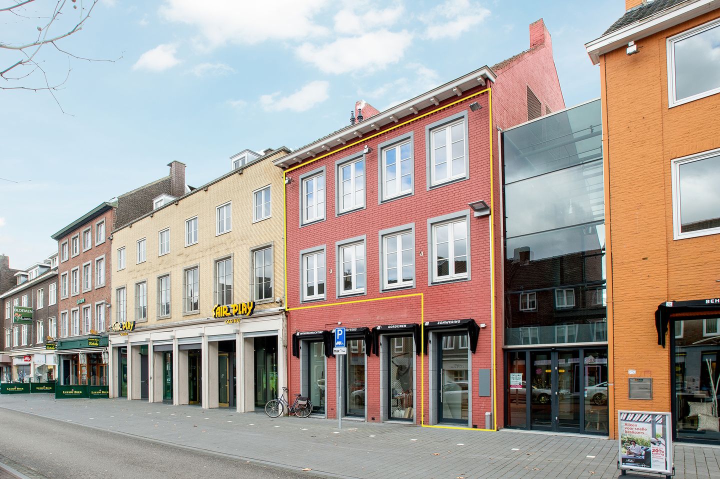 View photo 2 of Annastraat 25