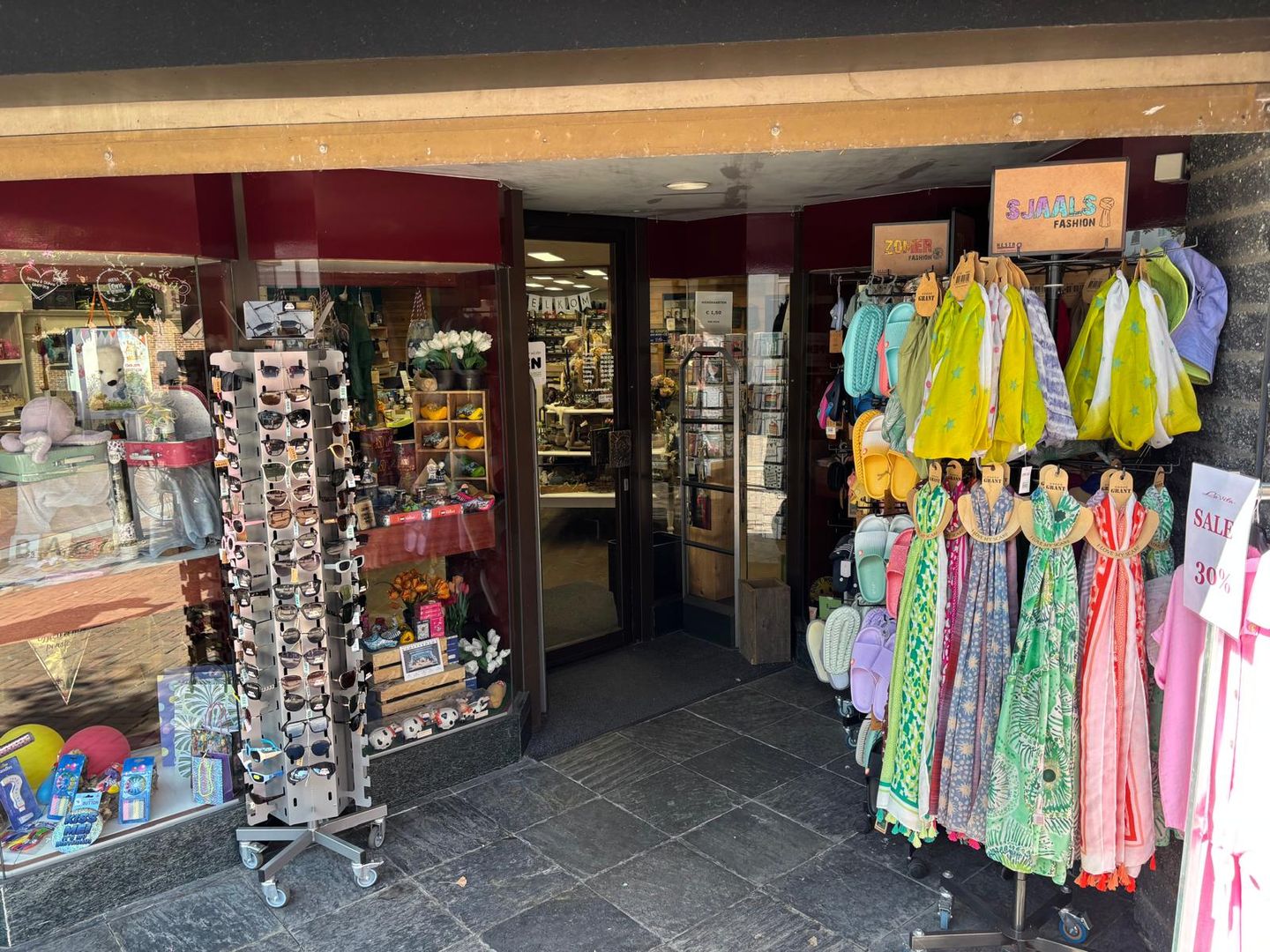 Bekijk foto 2 van Hoofdstraat 76
