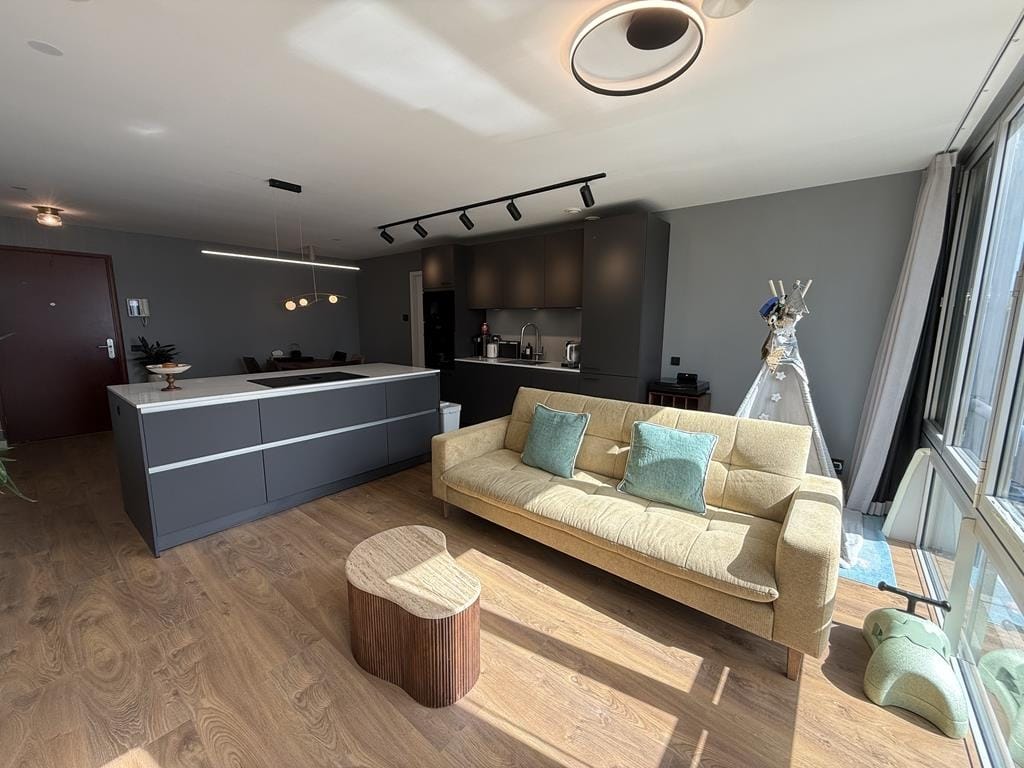 Photo 1 of Arent Janszoon Ernststraat 170