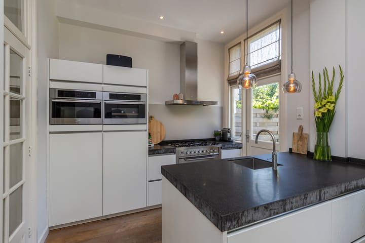 Tussenwoning te koop: Jacob Mosselstraat 85, 'S-Gravenhage