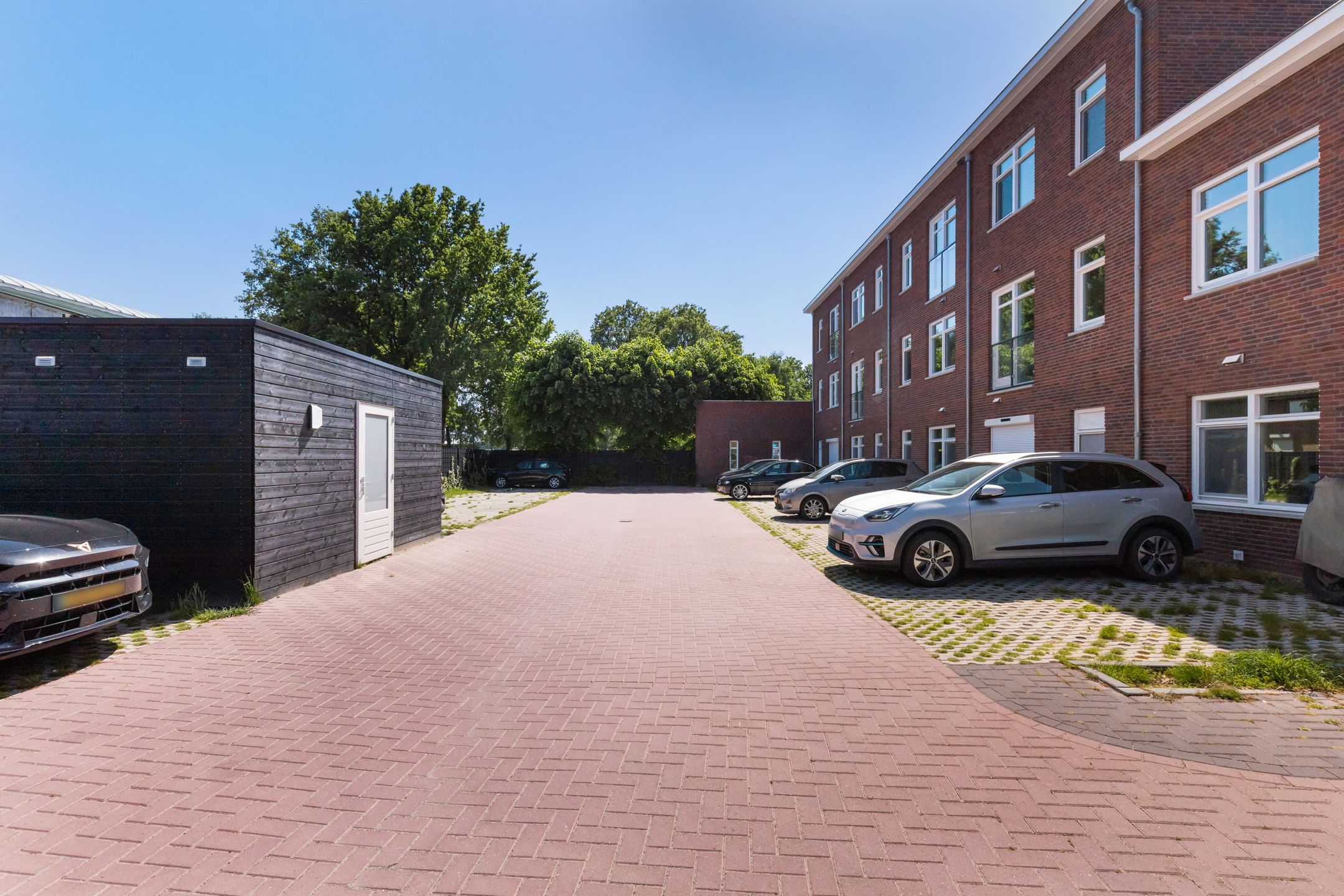 Photo 30 of Roosendaalseweg 107-A