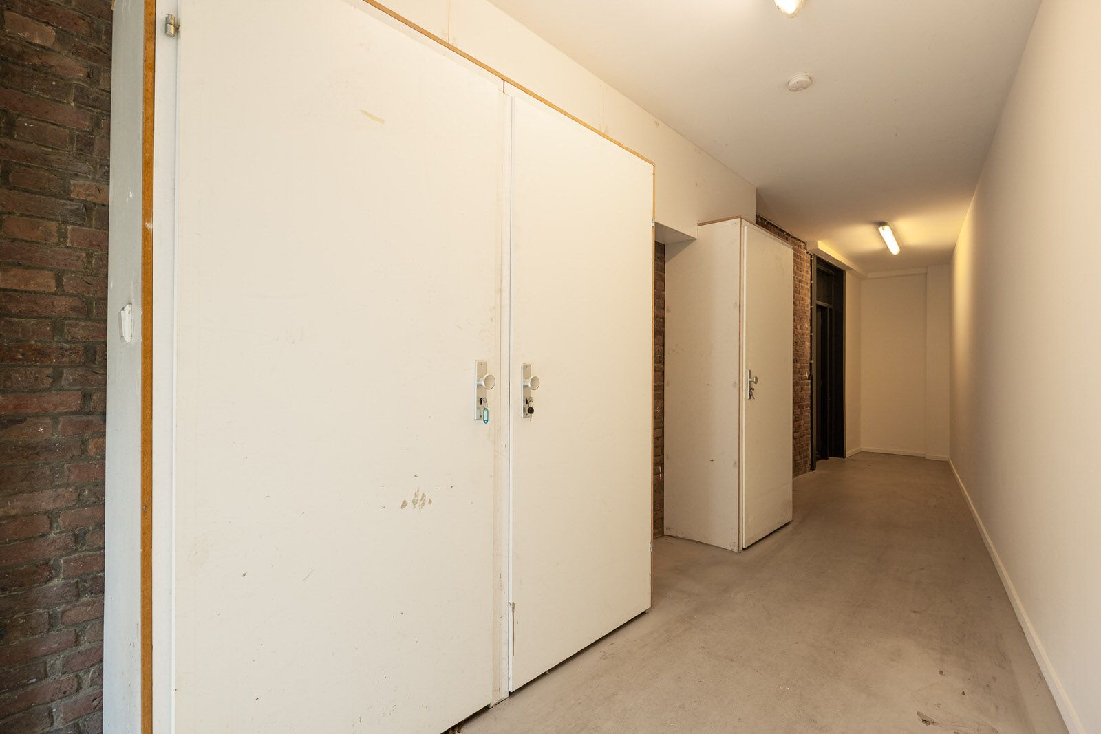Photo 33 of Breukelsestraat 12-A