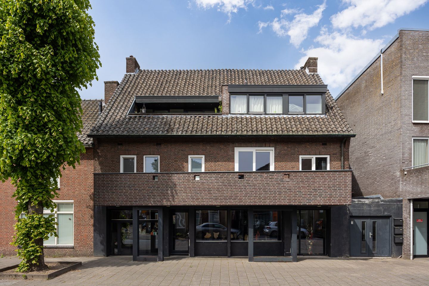 Photo 35 of Breukelsestraat 12-A