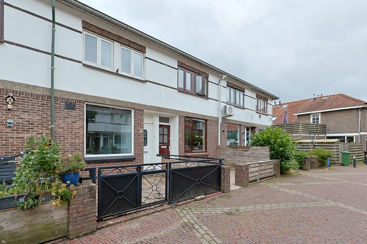 Photo 2 of Leliestraat 8