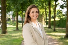 Isabelle van den Eijnde - Commercieel Medewerker