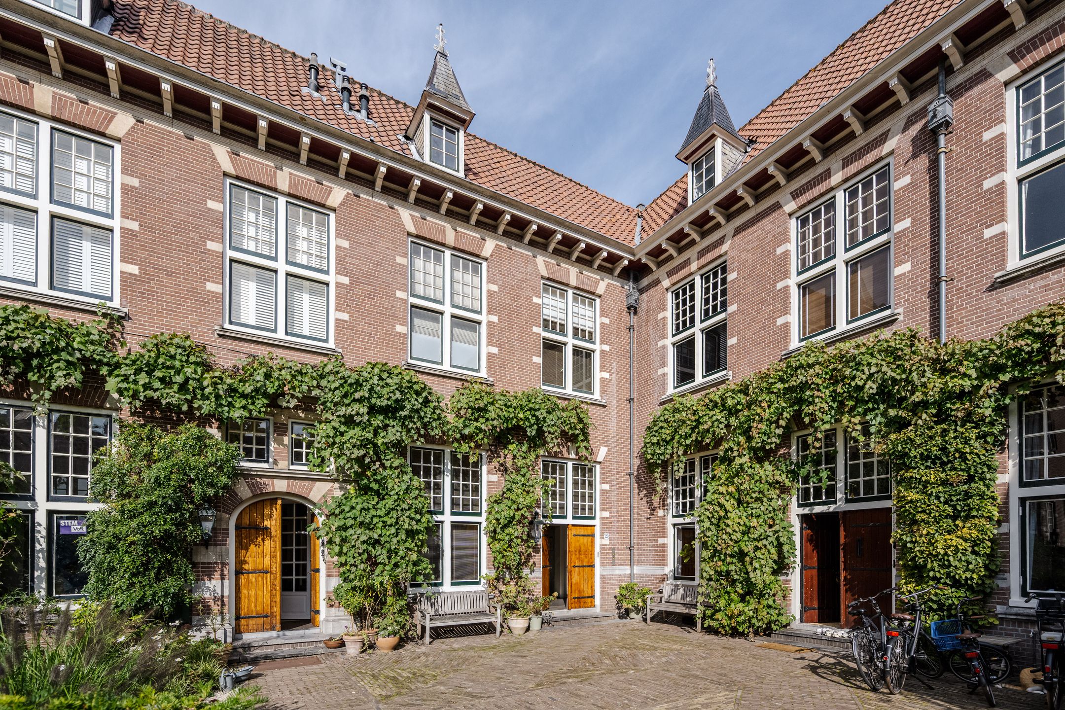 Coen Cuserhof 29 