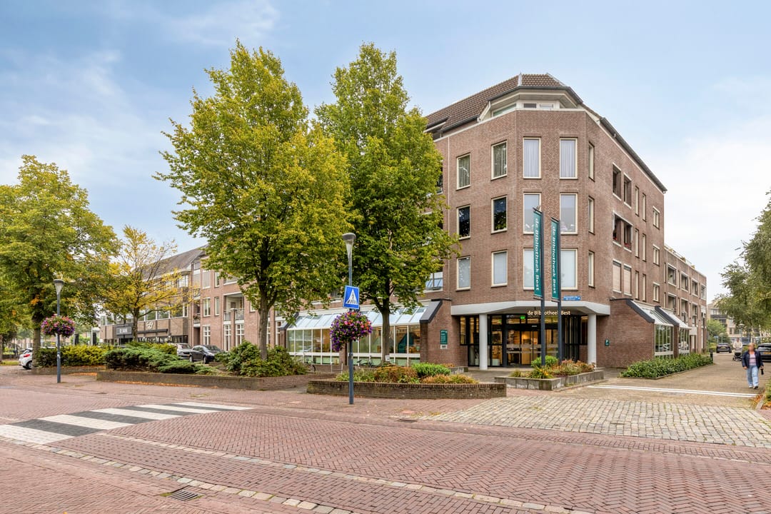 Photo 37 of Raadhuisplein 45