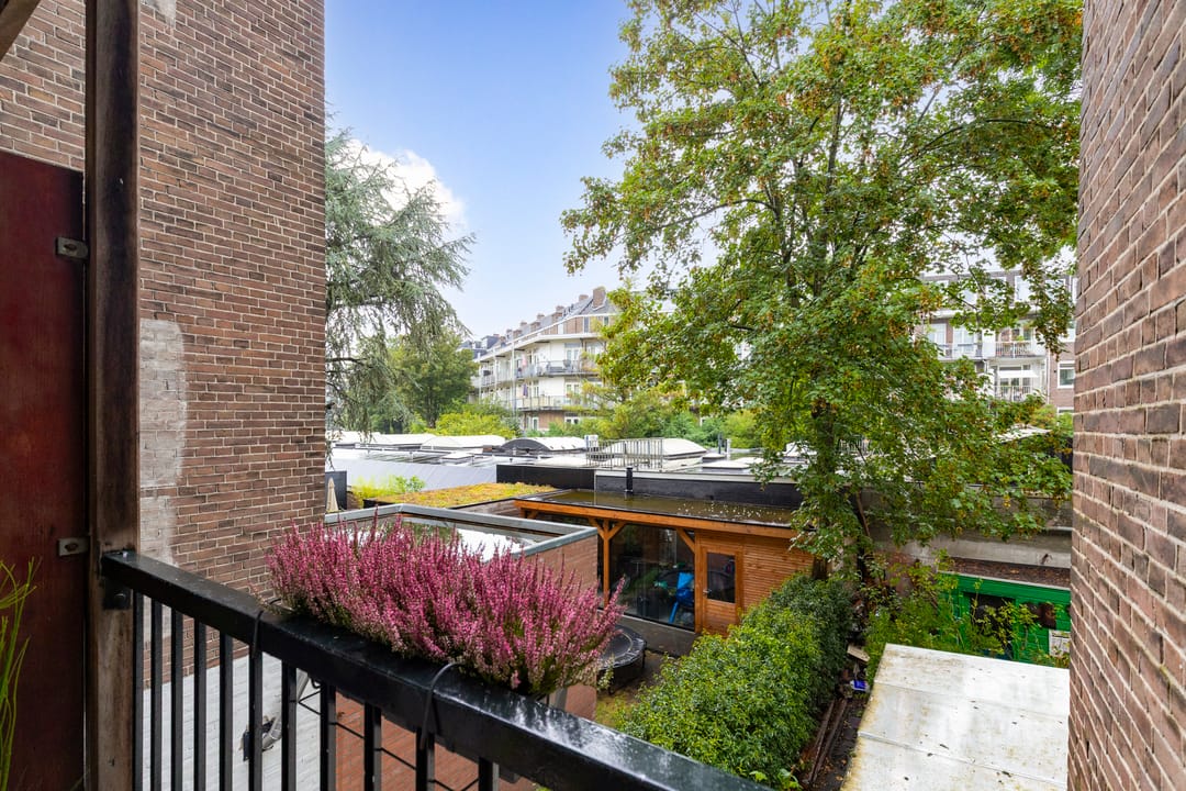 Photo 11 of Spaarndammerstraat 8-F